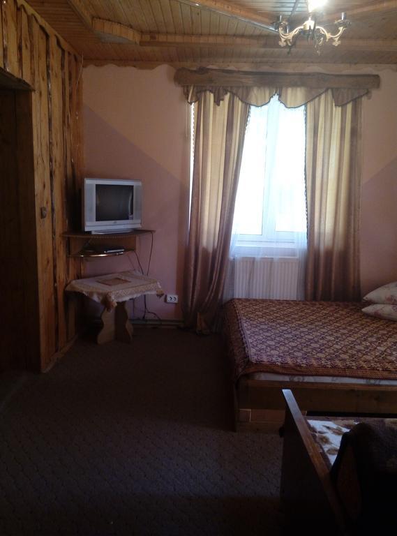 Schedryk Hotel Mykulychyn Eksteriør billede